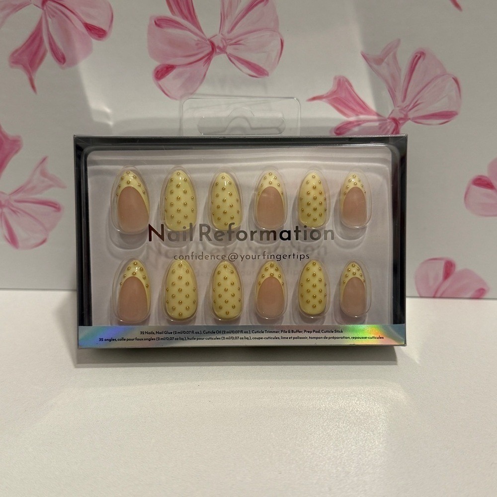 Nail‎ Reformation Yellow Studded Press-On Nails Short Almond